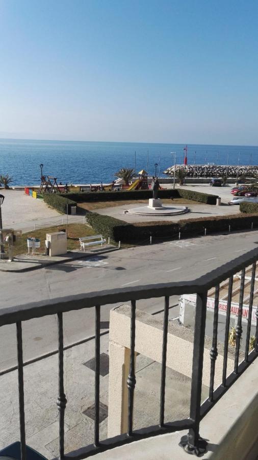 Apartment Dalma Podgora Exterior foto